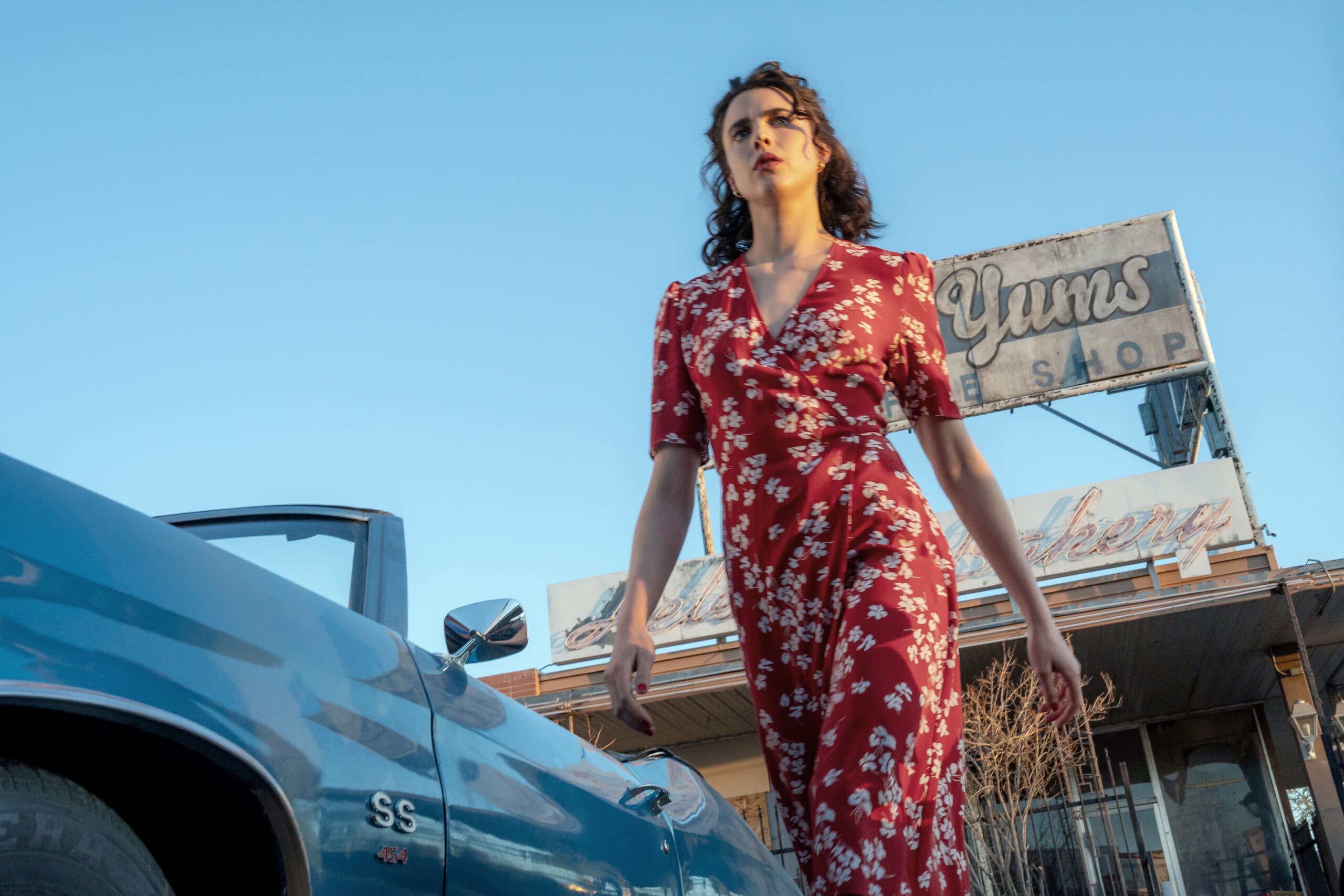 Margaret Qualley stars as Honey O’Donahue in writer/director Ethan Coen’s HONEYDON’T!, a Focus Features release.